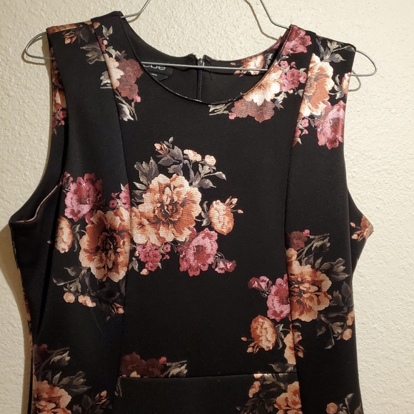 Bebe Floral Foil Scuba High Low Dress - Picture 8 of 8